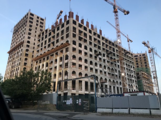 Продолжается строительство крупного ЖК Серебряный парк от девелопера Инград.