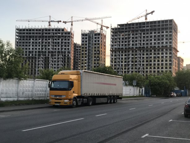 Продолжается строительство крупного ЖК Серебряный парк от девелопера Инград.