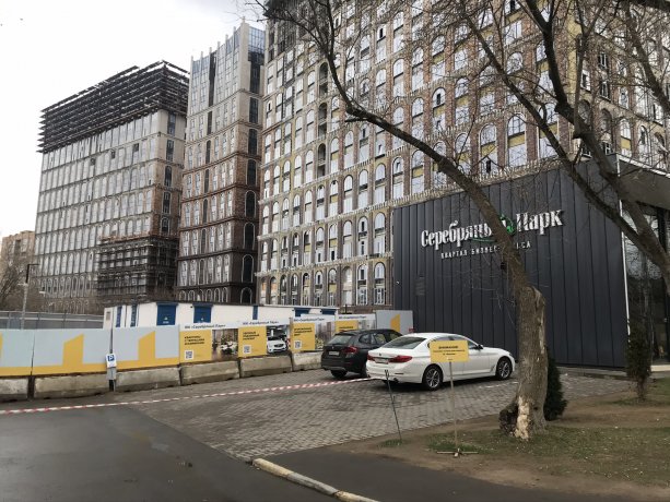 Продолжается строительство крупного ЖК Серебряный парк от девелопера Инград.