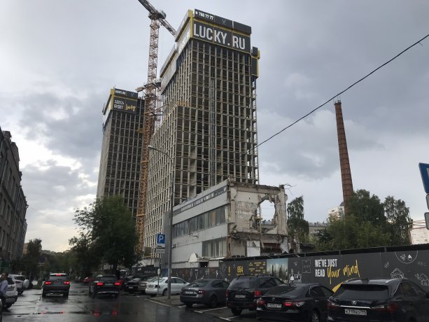 Продолжается строительство МФК Lucky  от девелопера Vesper.