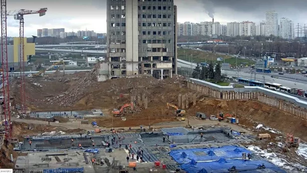 Продолжается строительство крупного проекта  МФК City Bay от MR Group.