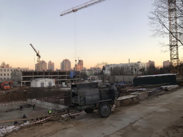 Новые строящиеся корпуса учебно-научного центра для школы-интерната им. А.Н. Колмогорова при МГУ.