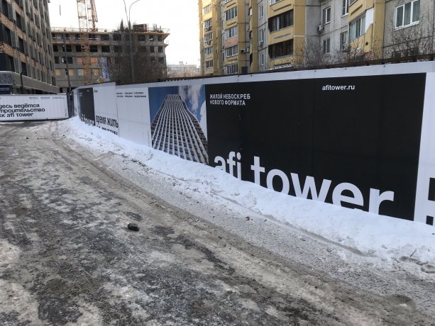 Финальная стадия строительства AFI Tower.