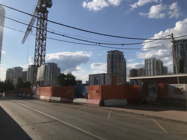 Строительство торгово-развлекательного центра Botaniсa Mall.