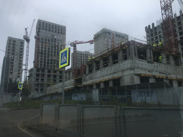Продолжается строительство крупного проекта  МФК City Bay от MR Group.