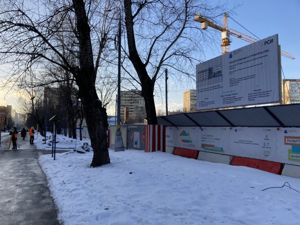 Строительство крупной Школы в Багратионовском проезде.
