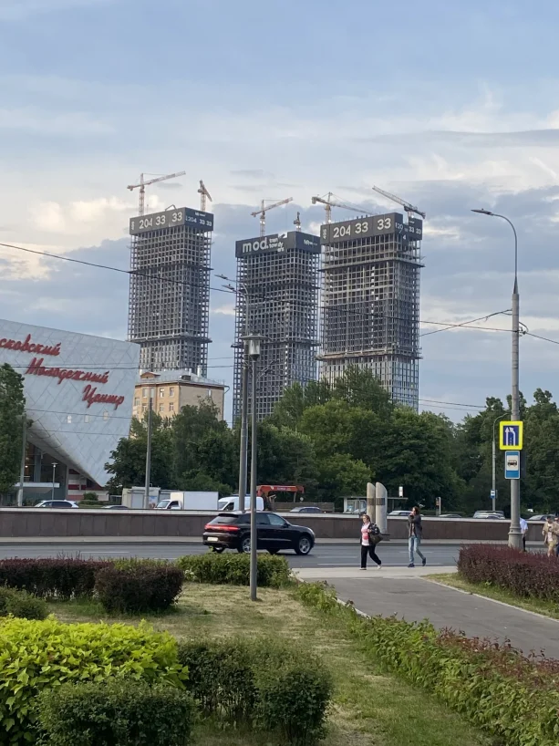 Крупный строящийся Жилой Комплекс бизнес-класса MOD.