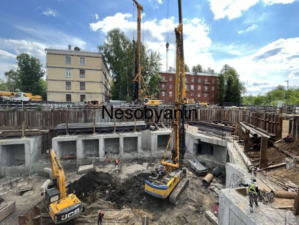 Строительство комплекса  ЖК FIVE на 5 Донском проезде.