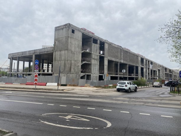 Строительство многофункционального комплекса WEST MALL.