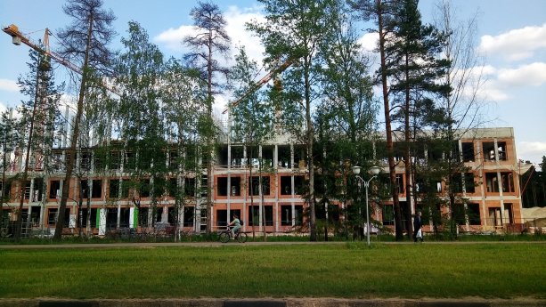 Строительство научно-исследовательского центра Август.