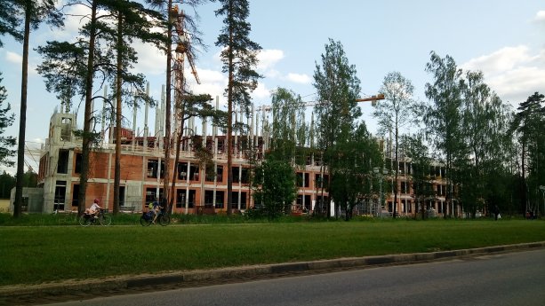 Строительство научно-исследовательского центра Август.