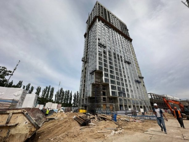 Строительство крупного ЖК VERY 3-й этап.