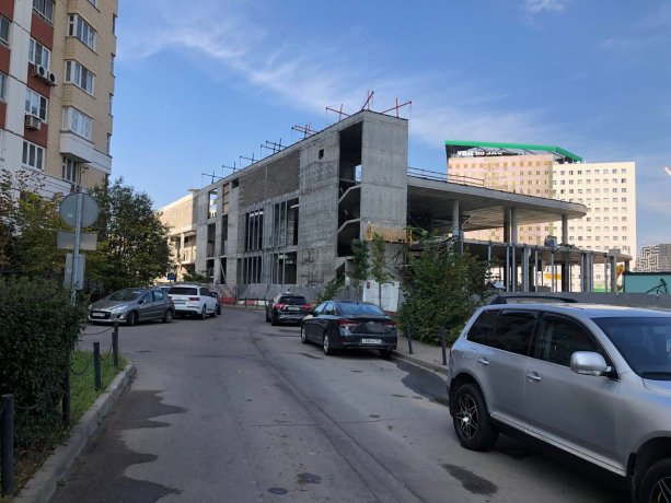 Строительство многофункционального комплекса WEST MALL.