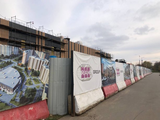 Строительство нового торгового комплекса в Люблино 14-м микрорайоне.