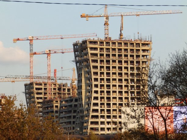 Cтроительство крупного квартала Level Южнопортовая.