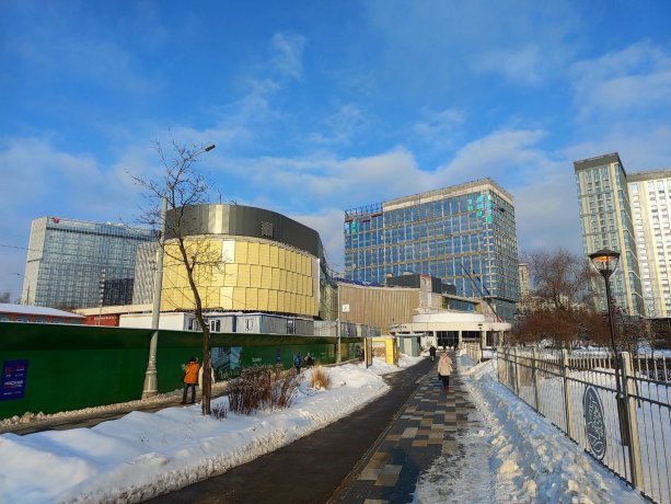 Строительство торгово-развлекательного центра Botaniсa Mall.