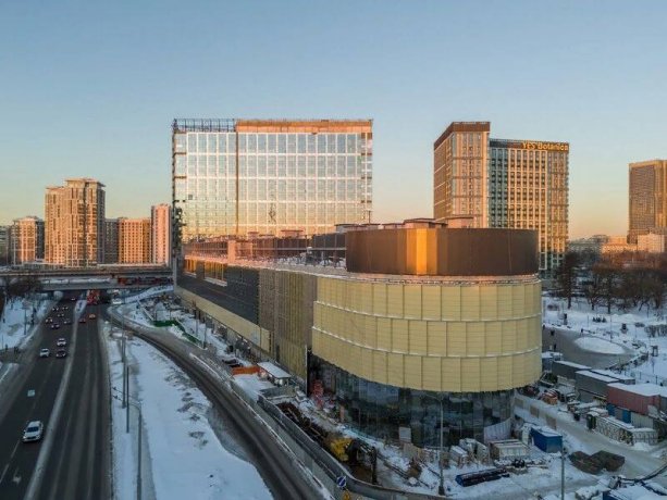 Строительство торгово-развлекательного центра Botaniсa Mall.
