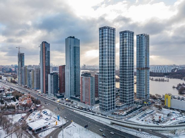 Продолжается строительство крупного проекта  МФК City Bay от MR Group.