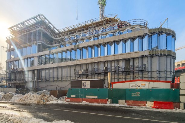 Новый строящийся офисный центр Сибур Тауэр на Якиманке.