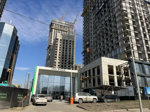 Строящийся крупный МФК UPSIDE TOWERS в Огородном проезде 2-4